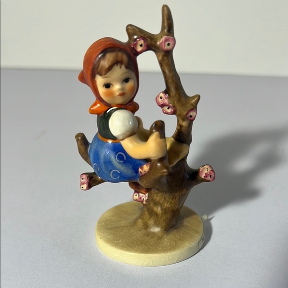 3.5” Apple Tree Girl Goebel Hummel. GH114 - Picture 1 of 8